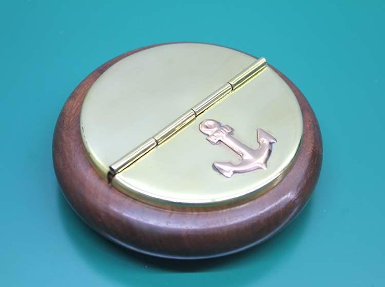 1252 Ahşap Pirinç Çapalı Küllük - Görsel 1