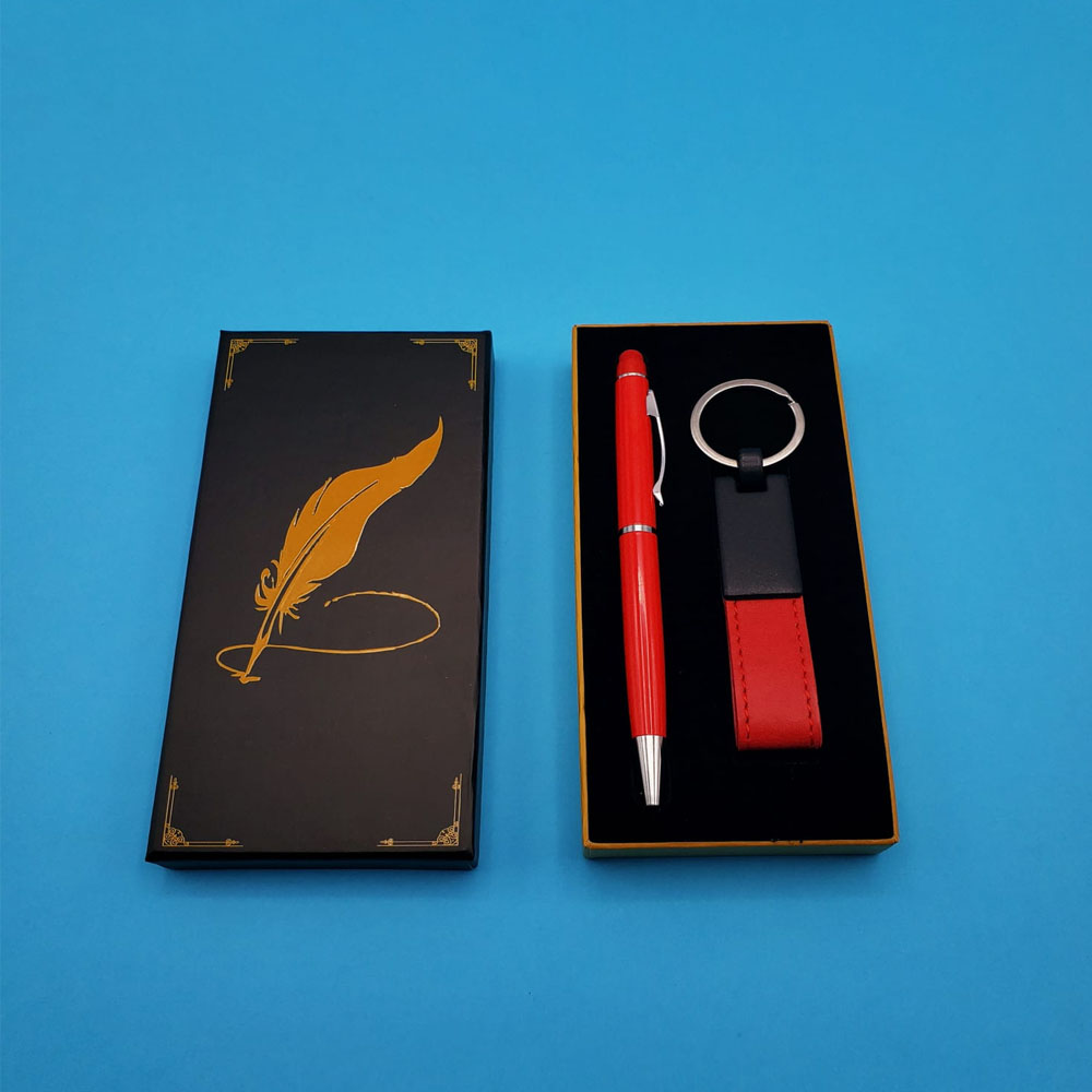 24242449994-1 Kutulu Kırmızı Deri Anahtarlık ve Touchpen Tükenmez Kalem Hediye Seti - Görsel 1