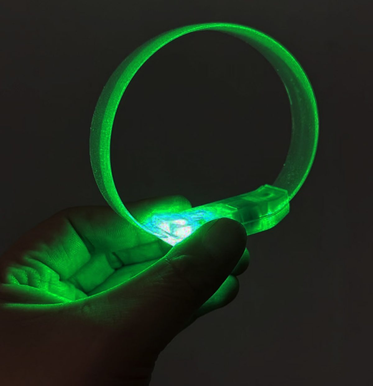 3-modlu-pilli-led-isikli-esnek-parti-bilekligi-yesil-resim-5209 3 Modlu Pilli LED Işıklı Esnek Parti Bilekliği Yeşil - Görsel 1