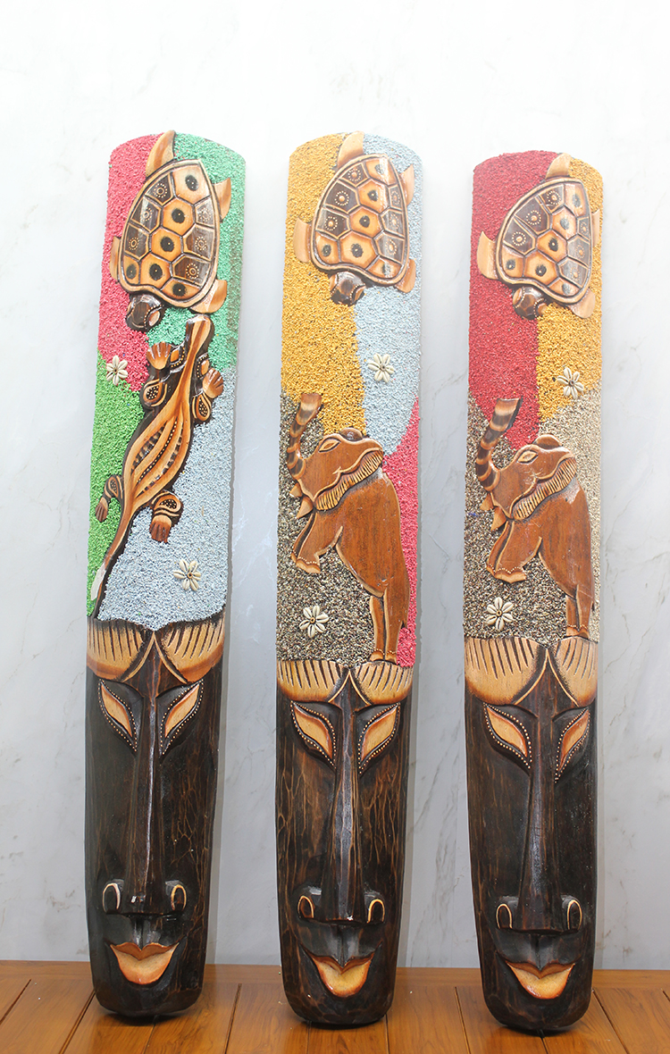 311220303 Ahşap Duvara Asmalı 1 Metre Maske - Görsel 1