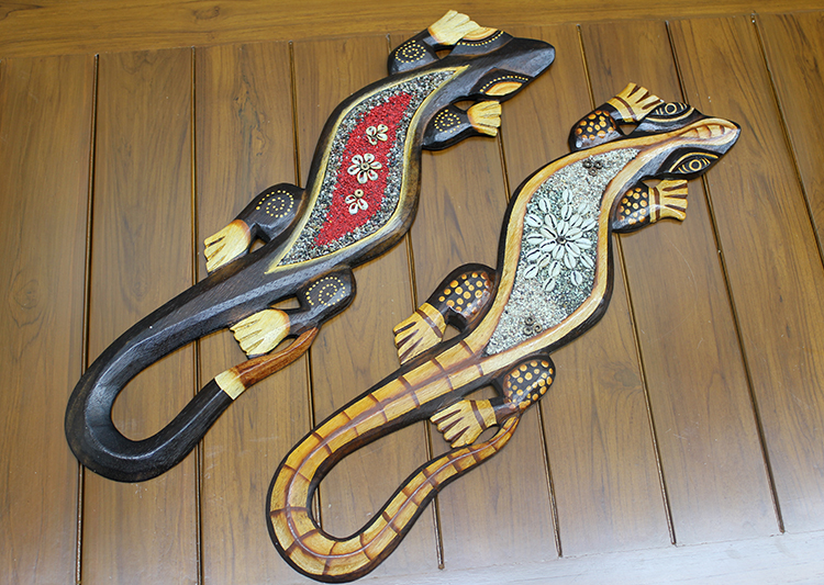 311220306 Ahşap Duvara Asmali Kertenkele Figürü - Görsel 1