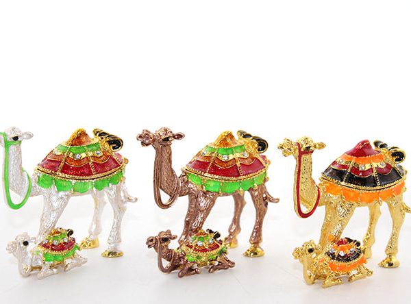 Swarovski Yavrulu Deve Model 4