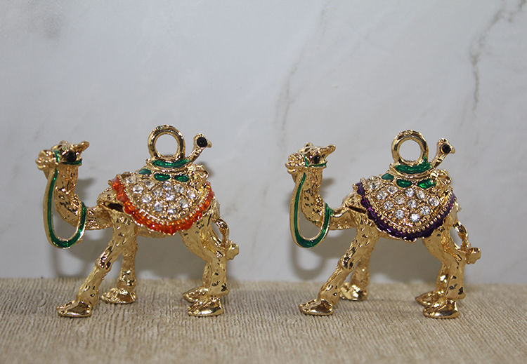 alk4153 Swarovski Taşlı Minik Figür - Deve - Görsel 1