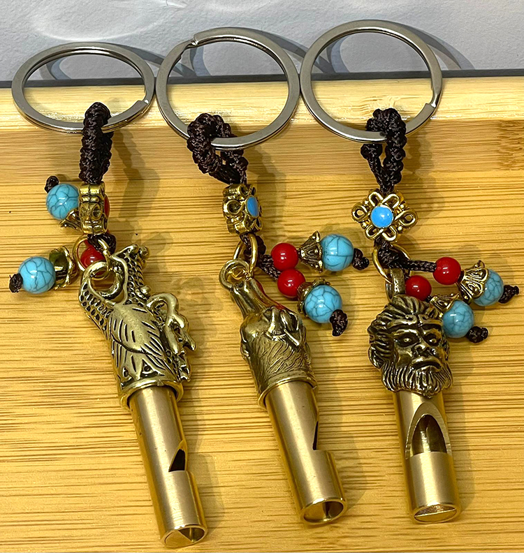 alk4461 Metal Figürlü Düdük Anahtarlık - Görsel 1