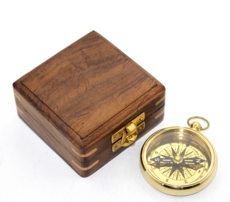 ksk2132 Ahşap Kutulu Pirinç Pusula Model 2 - Görsel 1