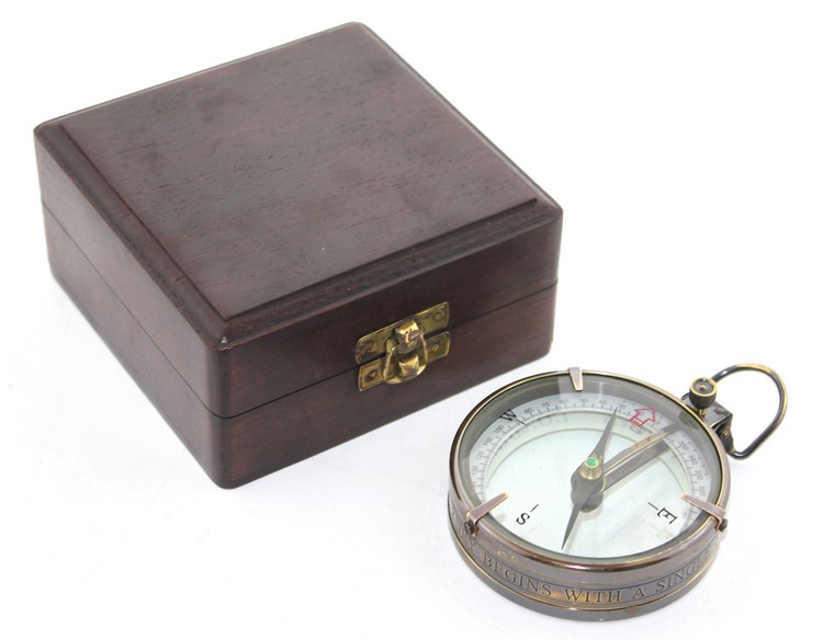 ksk3015 Ahşap Kutulu Pirinç Pusula Model 10 - Görsel 1