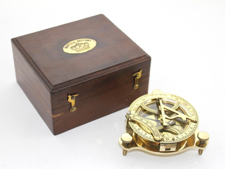 ksk3022 Ahşap Kutulu Pirinç Pusula Model 11 - Görsel 1